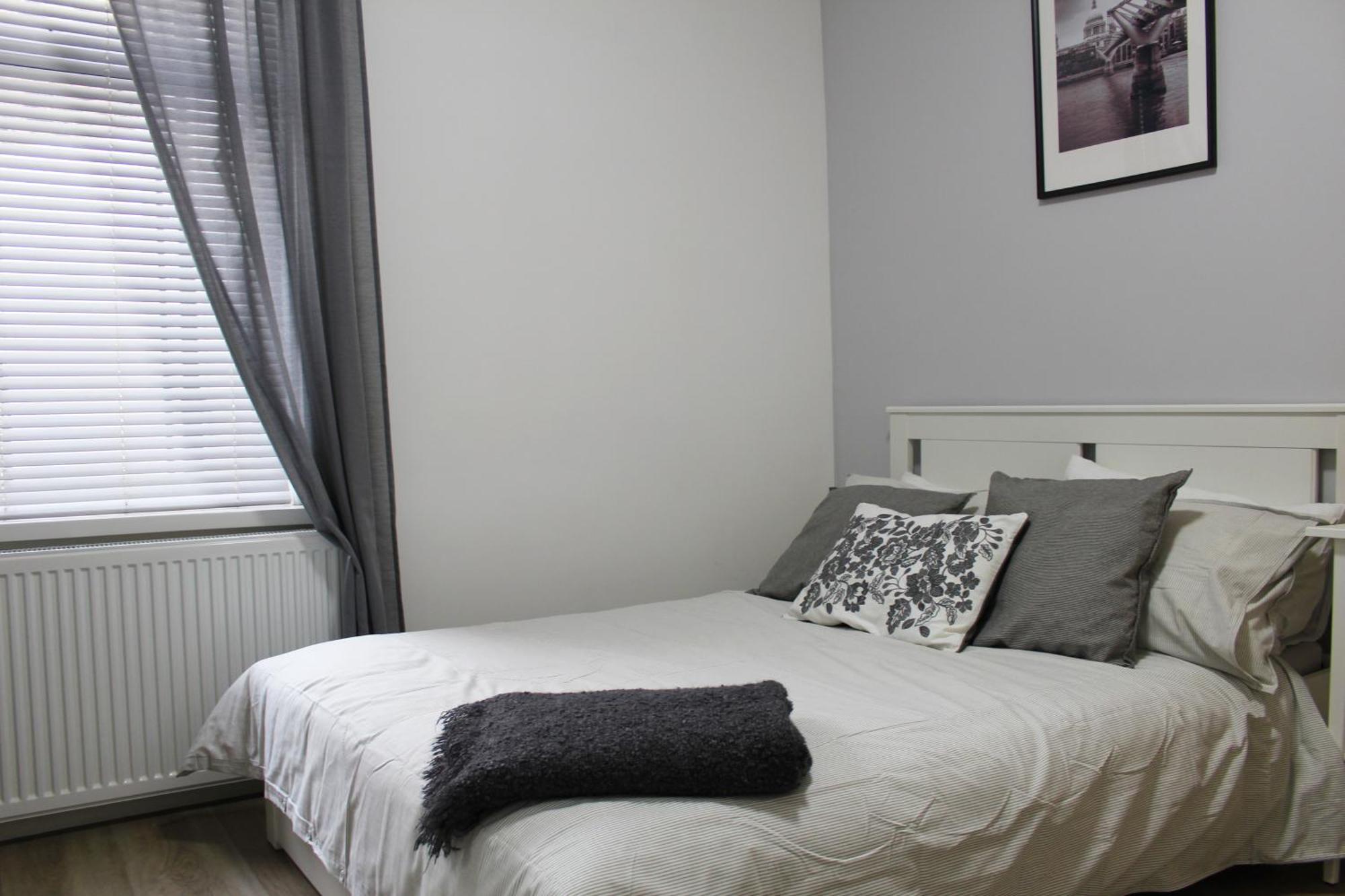 Appartamento Modern Ground Floor Flat - 15 Min To Central Londra Esterno foto