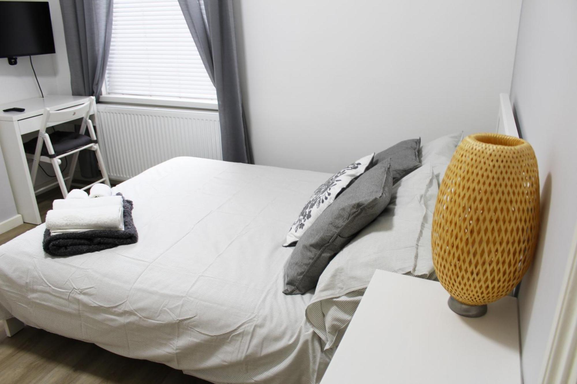 Appartamento Modern Ground Floor Flat - 15 Min To Central Londra Esterno foto