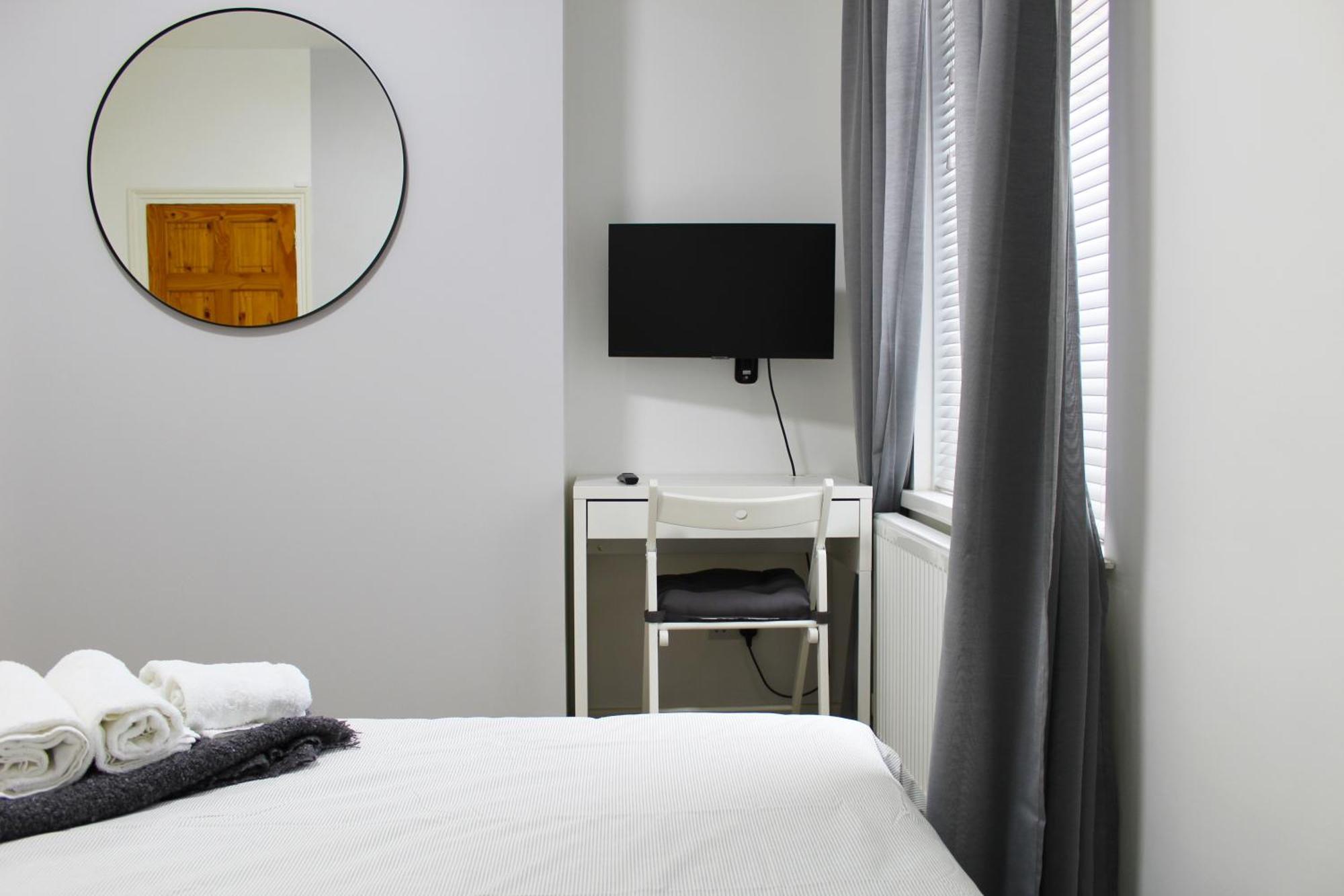 Appartamento Modern Ground Floor Flat - 15 Min To Central Londra Esterno foto
