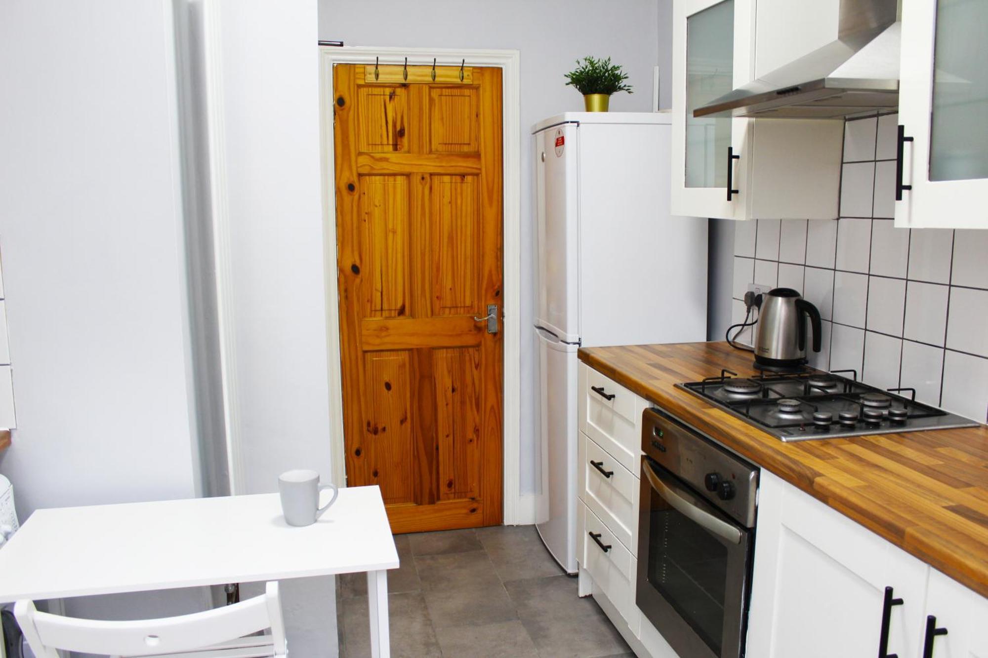Appartamento Modern Ground Floor Flat - 15 Min To Central Londra Esterno foto