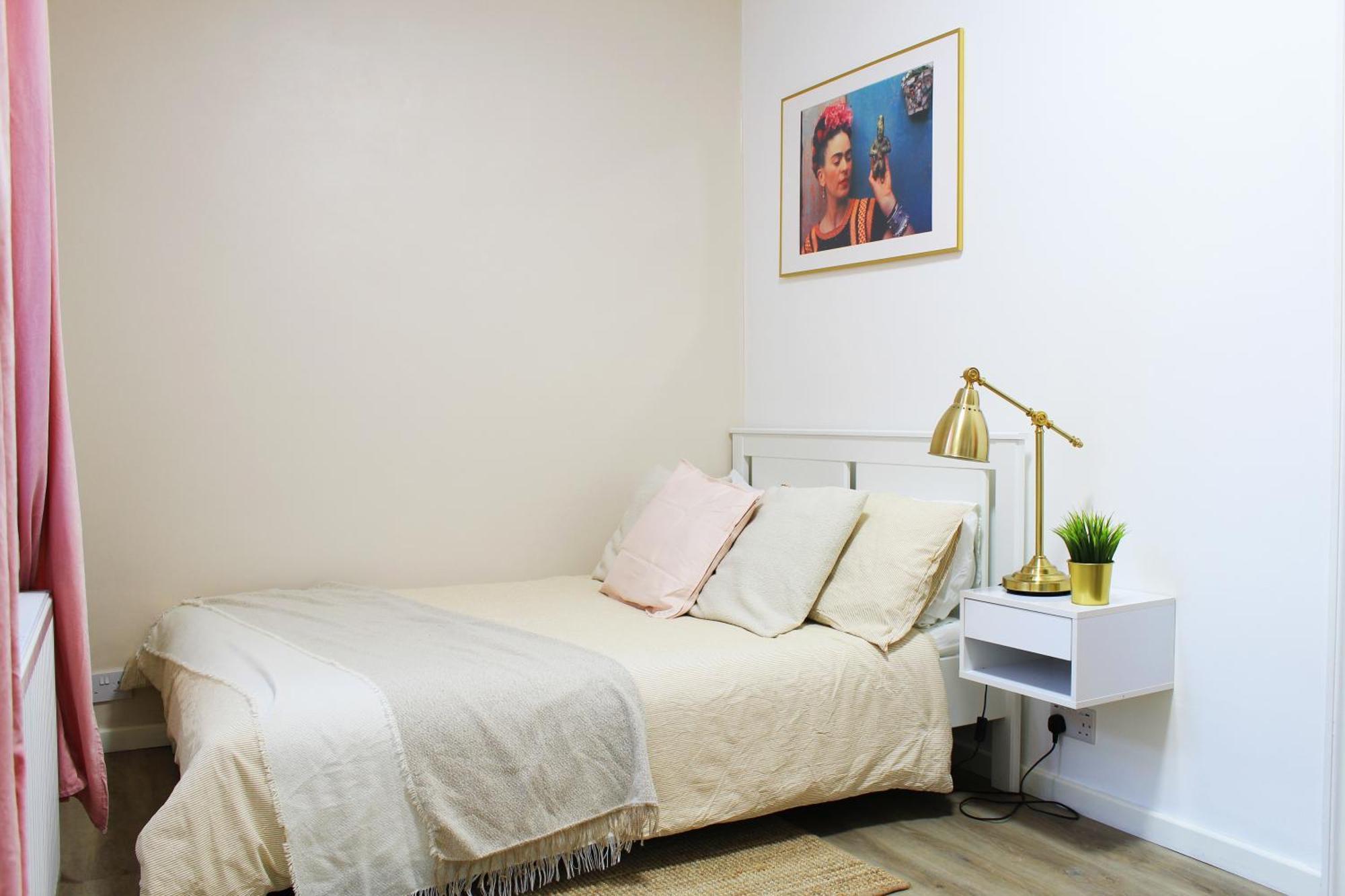 Appartamento Modern Ground Floor Flat - 15 Min To Central Londra Esterno foto