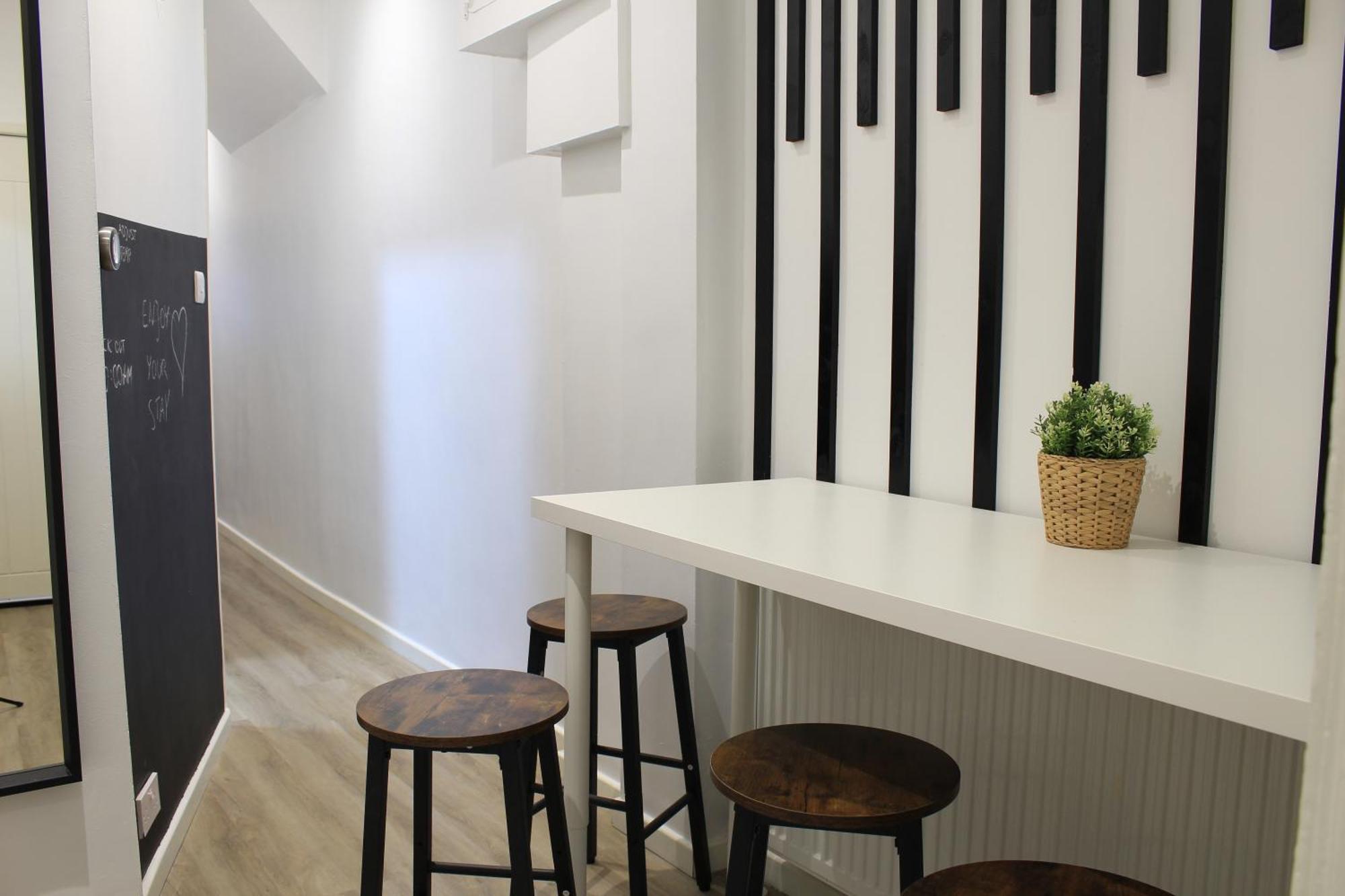 Appartamento Modern Ground Floor Flat - 15 Min To Central Londra Esterno foto